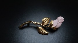 Vintage Avon Pink Gold Tone Rose Brooch Size: 2.75 inches - £17.40 GBP