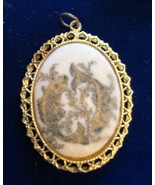 VINTAGE Pieces Fish HOROSCOPE ZODIAC Sugar Bead Metal Pendant Gold Tone - £7.91 GBP