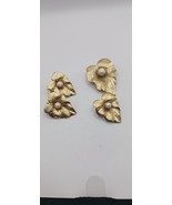 Vintage Sarah Coventry Faux Pearl Gold Tone Leaf Brooch , clip on... - €34,73 EUR