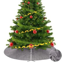 HyDren Velvet Cozy Christmas Tree Skirt Grey Brown Faux Fur 30 Inch - $79.00 MXN HyDren Velvet Cozy Christmas Tree Skirt Grey Brown Faux Fur 30 Inch - $79.00 MXN