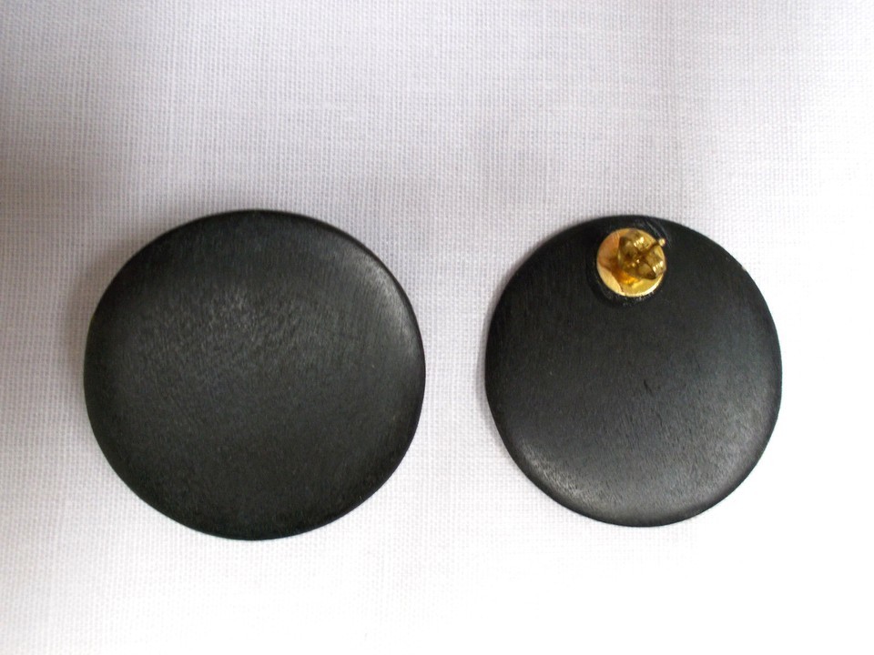 BLACK ROUND BUTTON SHAPE REAL WOOD GRAIN STUD POST PIERCED PAIR OF EARRINGS Item image 2