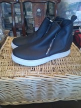 Size 6 1/2 Women&#39;s Black Shoes - £27.75 GBP