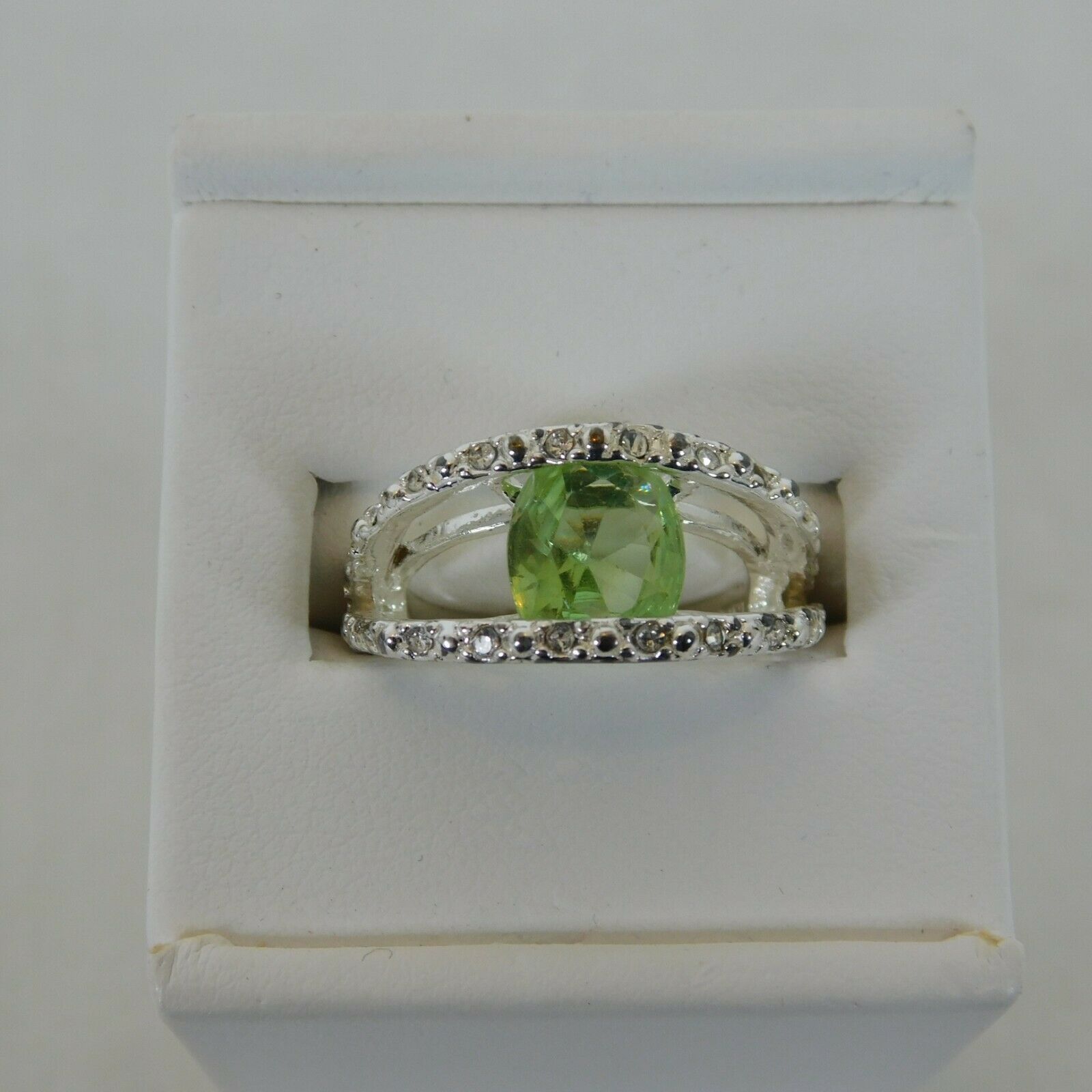 Envy Me Cocktail Ring by Avon Green Rhinestone Silver Tone New Box Size 6 Bling - $19.35