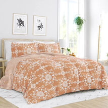 Twin Clay White Reversible Daisy Medallion Comforter Set - $118.69 CAD