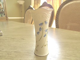 LENOX BONE CHINA  BUD VASE 5&quot;H BLUE BUTTERCUPS  - $7.87