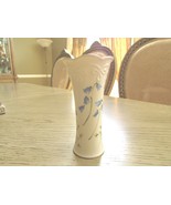LENOX BONE CHINA  BUD VASE 5"H BLUE BUTTERCUPS  - €6,76 EUR LENOX BONE CHINA  BUD VASE 5"H BLUE BUTTERCUPS  - €6,76 EUR