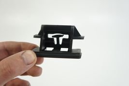 2003-2010 porsche cayenne left exterior B pillar bracket 7L0853237 - €17,10 EUR