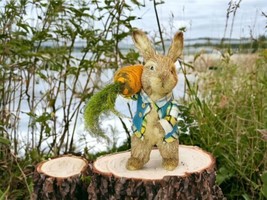 Sisal Paper Anthropomorphic Brown  Rabbit Hare Carrying A Carrot  Easter Decor - £99.23 GBP