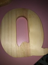 Q 8 Inch Wood Lettering Wall Decor - £10.33 GBP