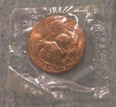 SEALED 1981 People Helping People American Red Cross Copper Medal Token Coin - £4.47 GBP