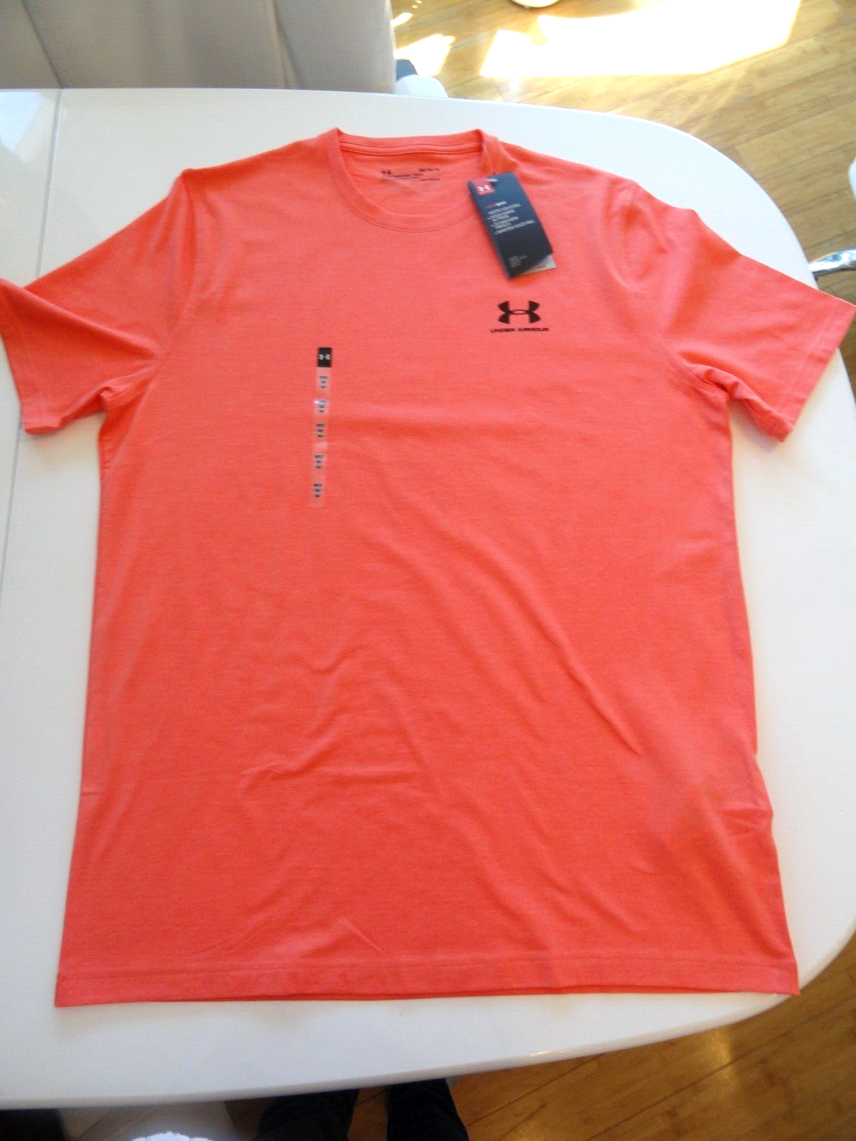 NEW UNDER ARMOUR LIGHTWEIGHT HEATGEAR LOOSE CORAL DRY WICKING SHIRT SIZE... - $19.34