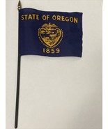 New Oregon State Mini Desk Flag - Black Wood Stick Gold Top 4” X 6” - $11.04 CAD