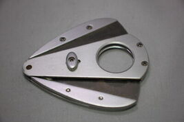 Xikar Xi1 Cigar Cutter with black leather case image 9