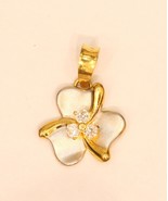 18k gold flower pendant  from Singapore #b6 - $199.22 CAD