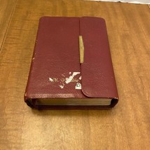 Holy Bible Containing the Old and New Testament KJV Flap Bonded Leather 1985 - $17.99