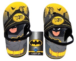 BATMAN DC Light-Up Flip Flops Sandals Thongs NWT Sizes 7-8, 9-10, 11-12 or 13-1 - £11.95 GBP+
