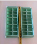 Vintage Rubbermaid Ice Cube Trays 2 Light Blue Teal USA Made Twist Pop Out - $217.32 MXN