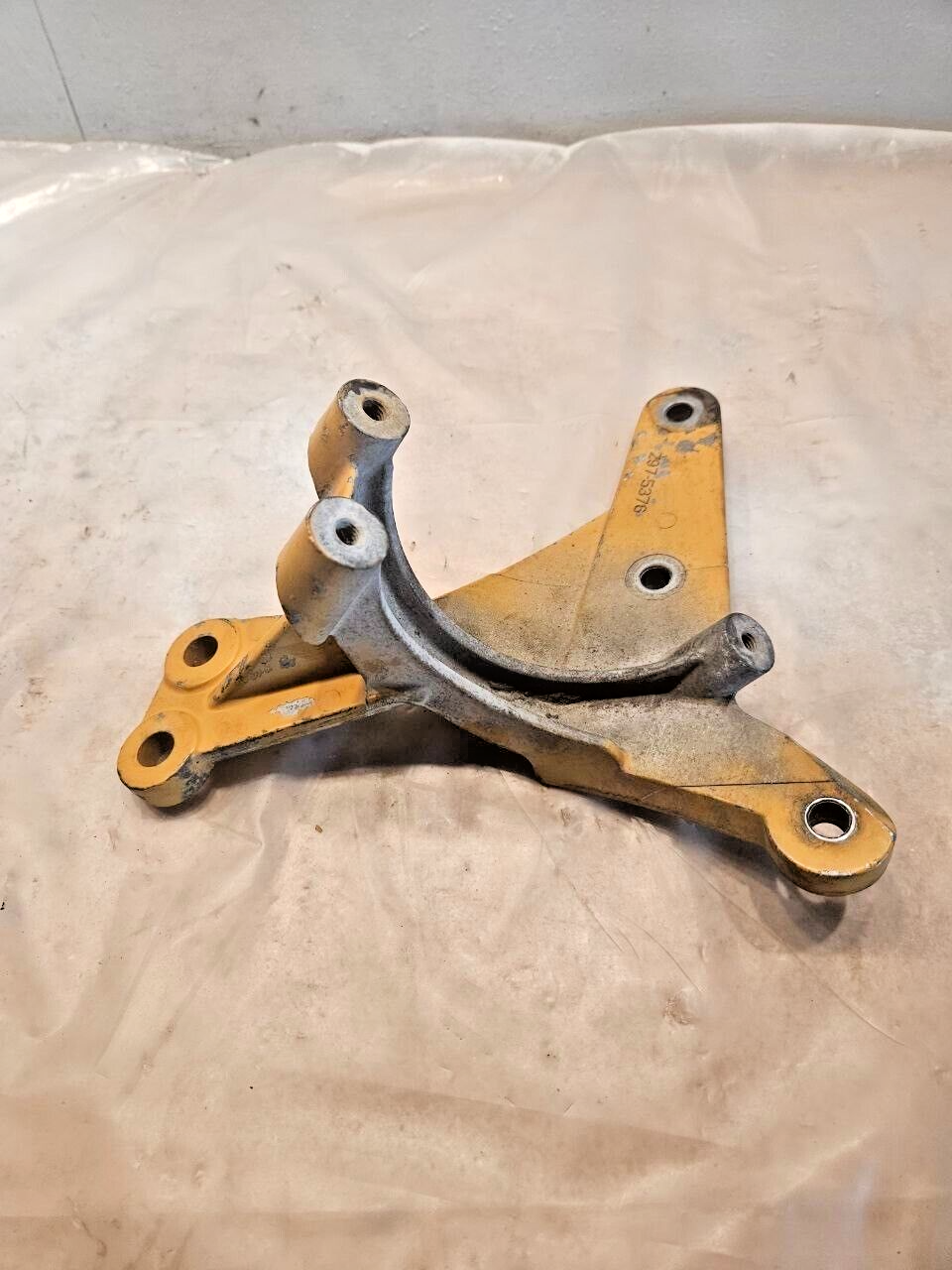 CAT C15 Caterpillar Diesel Engine Left/Driver side Bracket 297-5376 OEM - $130.55