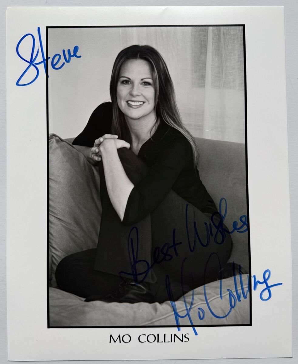 Mo Collins Signed Autographed Glossy 8x10 Photo - $19.99