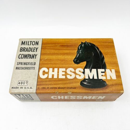 Vintage 1958 CHESSMEN Plastic Chess Piece Set by MILTON BRADLEY #4807 READ - £20.49 GBP