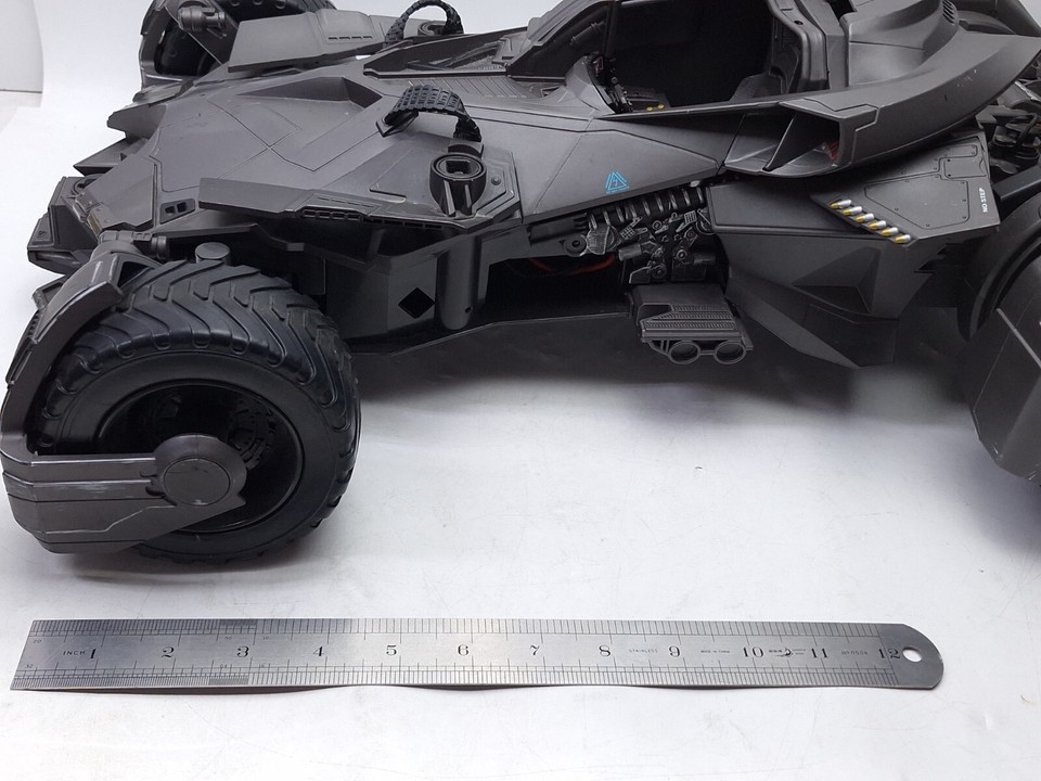 Mattel Ultimate Justice League Batmobile 1/10th Scale RC READ INCOMPLETE Item image 3