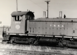 Terminal Railroad St Louis Railroad Train TRRA #552 NW-2 Electromotive B&amp;W Photo - £7.46 GBP