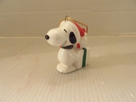 1958 1966 United Feature Japan Ceramic Snoopy Hiding Gifts Behind Back Ornament - £19.60 GBP