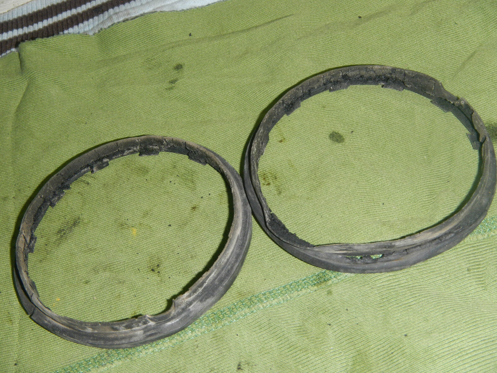 SPEEDOMETER TACHOMETER GAUGE CUSHIONS 1998 98 SUZUKI GS500E GS500 GS 500... - $4.57