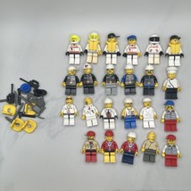 Lego Mini Figure Lot #1(23) WIth Accessories!! Vtg HTF Mini Figs - £33.04 GBP