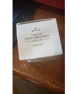 NEW Deadstock 1983 HALLMARK Keepsake SATIN 3&quot; BALL ORNAMENT PEANUTS SNOO... - $324.25 MXN