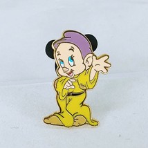 Disney Toddler Boys Mini Snow White Dwarf Dopey Waving Pin 64389 - £5.28 GBP