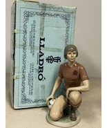 Lladro Figurine #5200 &quot;Soccer Player&quot; | Futbolista Pose Rayas | Spain - $296.95