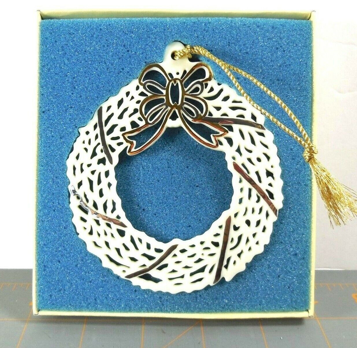 Mikasa Porcelain White Gold Wreath Christmas Tree Ornament Holiday Happiness - $16.00