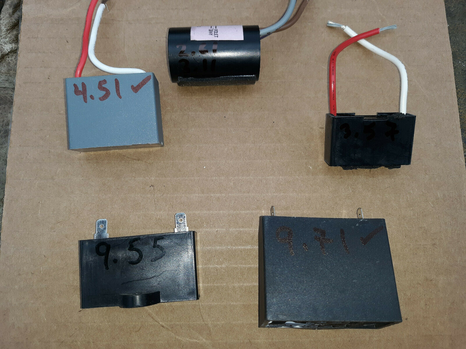 Primary image for 21GG92 ASSORTED CAPACITORS, 250V CLASS: 2.5 + 3, 3.5, 4.5, (2) 10, ALL VERIFIED