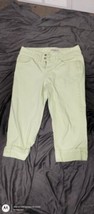 St Johns Bay Womens Pants Lime Green Capri Secretly Slender Stretch  Size 4p - £9.14 GBP