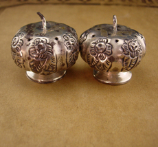 Vintage  sterling Tomato  salt pepper set - unusual pumpkin bird set - Gardener  - £68.15 GBP