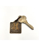 Vintage Pittsburgh Hilton Hotel Metal Room Fob w/ Key Room #1036 Postage - $579.17 MXN