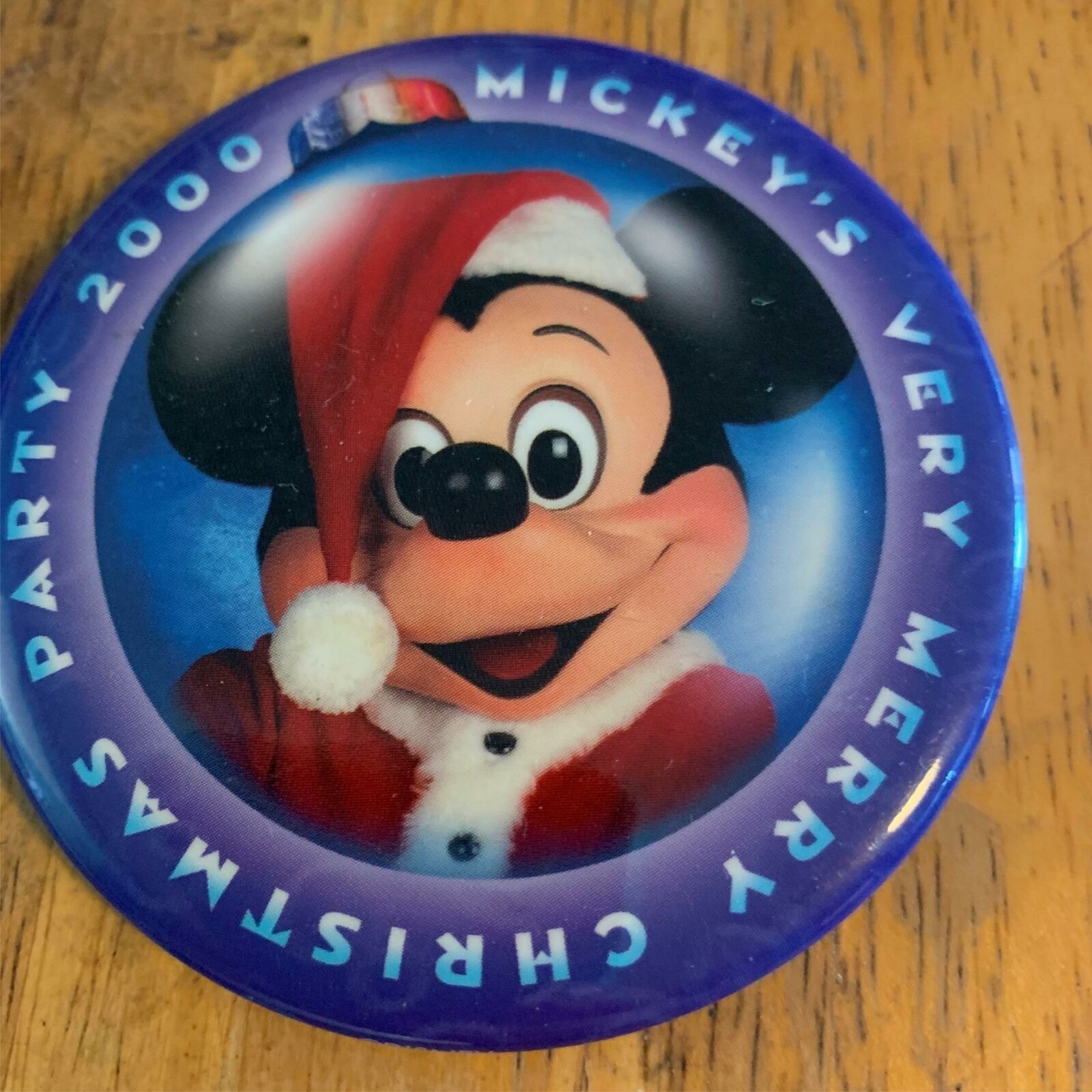 Walt Disney World Pin Button Mickey&#39;s Very Merry Christmas Party 2000 Mouse - $4.94