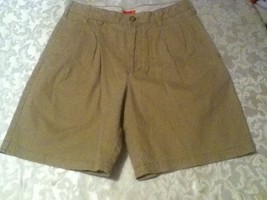 Men&#39;s-Izod-shorts-Size 30-uniform shorts-khaki-pleated front - £12.25 GBP