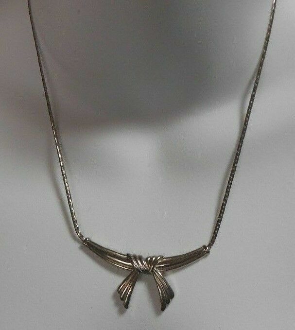 Vintage Avon Silver-tone Bow/Ribbon Necklace - $9.41