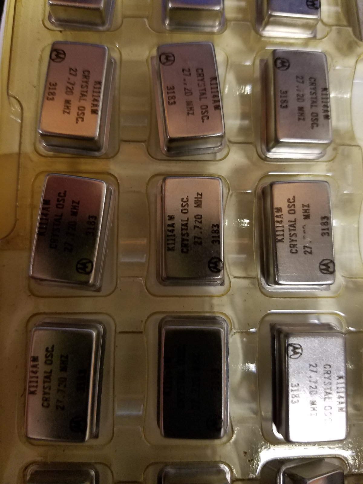 34pcs Motorola K1114AM Crystal Oscillator 27.720 MHz - 4 pin package - $0.01