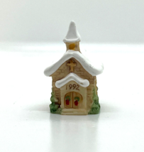 Hallmark Keepsake Miniature Ornament Old English Village ~ Church 1992 - £7.97 GBP