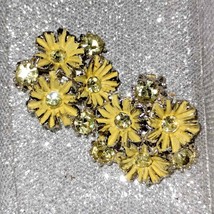 Hi end vintage gold and rhinestone flower earrings~clip-ons - $17.82