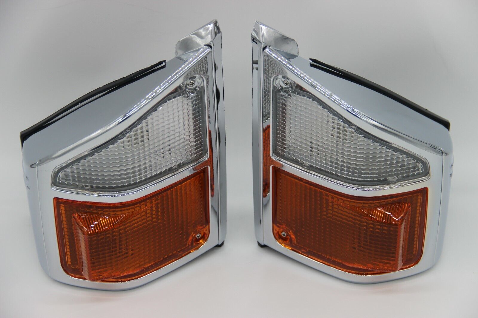 Turn Signal Light Set For Toyota Land Cruiser Hzj70 – Left & Right – Made In Taiwan