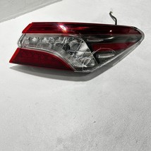 DEFECT 18-20 TOYOTA CAMRY REAR PASSENGER SIDE OUTER TAILLIGHT LIGHT FULL... - £108.49 GBP