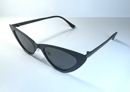 NEW DIFF Matte Black Cat Eye Small Frame BK-GR69 Sunglasses + Case - $49.99