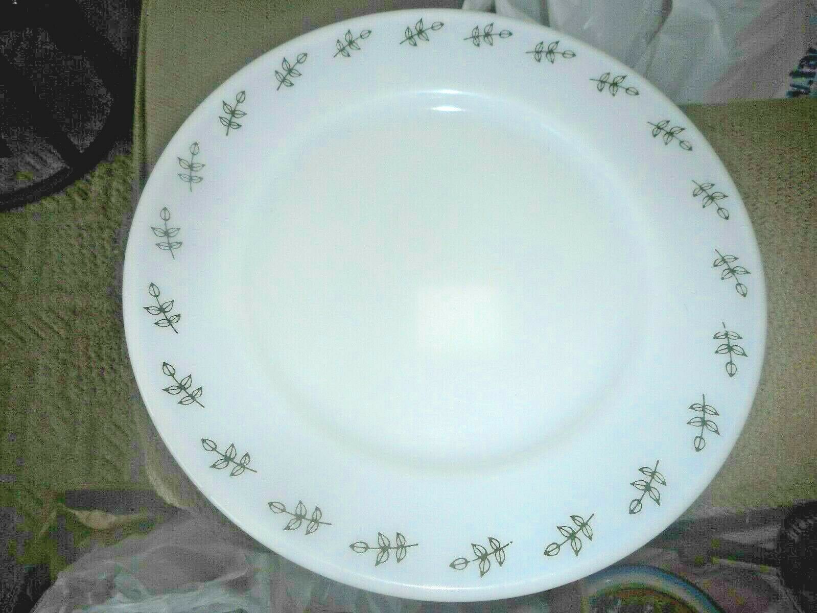 Pyrex "GREEN LEAF"  Double Tough Set of 3 Dinner Plates 9" - $19.99