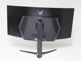 LG UltraGear 45GR95QE 43" QHD OLED Gaming Monitor image 3