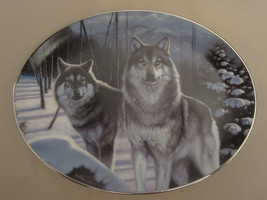 Wolf Collector Plate Mystic Guardians Daniel Renn Pierce Oval - £15.80 GBP