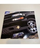 Original 2004 Chevrolet Tahoe Deluxe Sales Brochure with CD 04 Chevy LS ... - $175.41 MXN